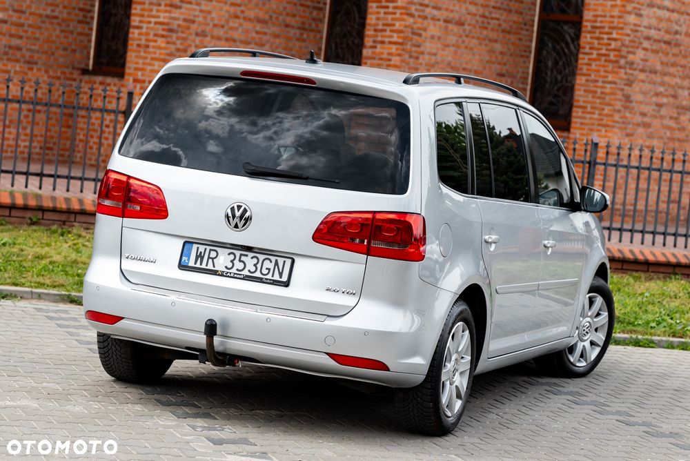 Volkswagen Touran 2.0 TDI DPF BlueMotion Technology DSG STYLE - 8