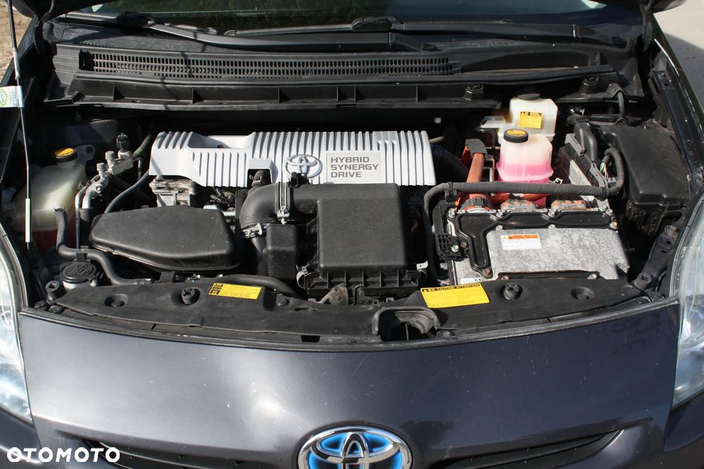 Toyota Prius (Hybrid) Executive - 22