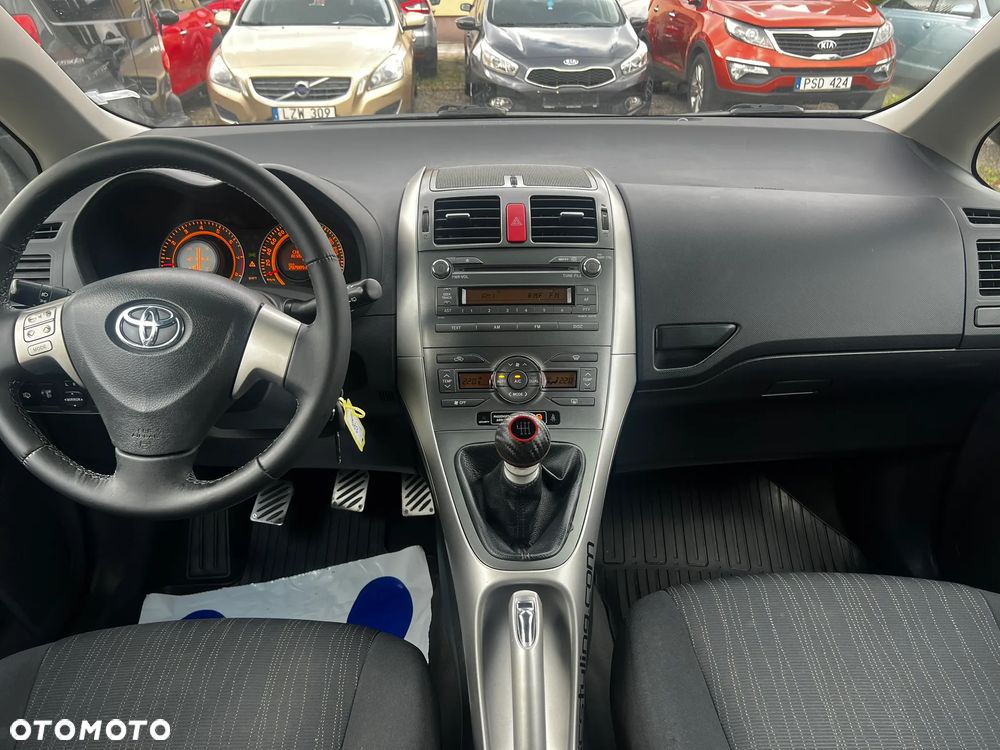 Toyota Auris 1.6 Executive - 6