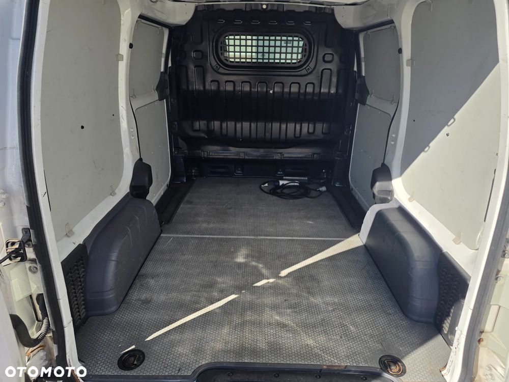 Nissan NV200 - 24