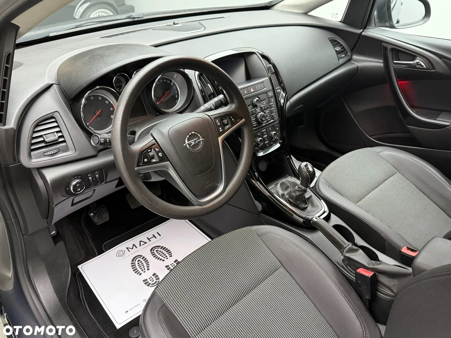 Opel Astra 1.4 EcoFLEX Cosmo - 23