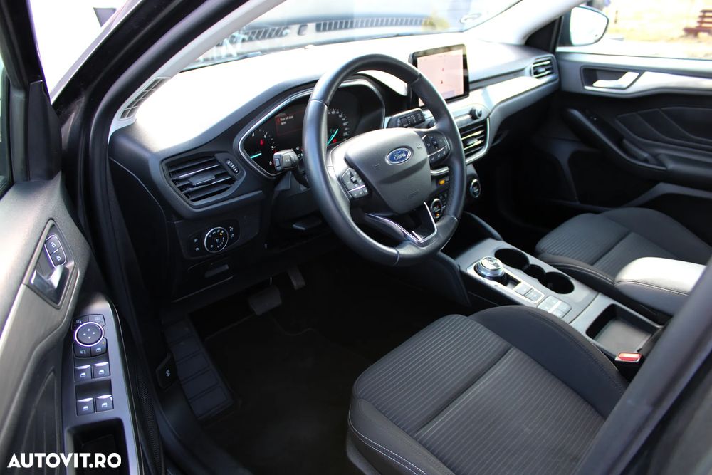 Ford Focus 1.5 EcoBlue Start-Stopp-System Aut. TITANIUM - 4