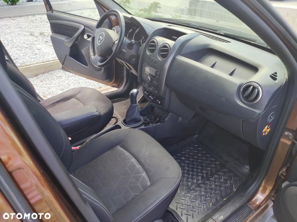 Dacia Duster 1.6 Laureate Euro5 - 6