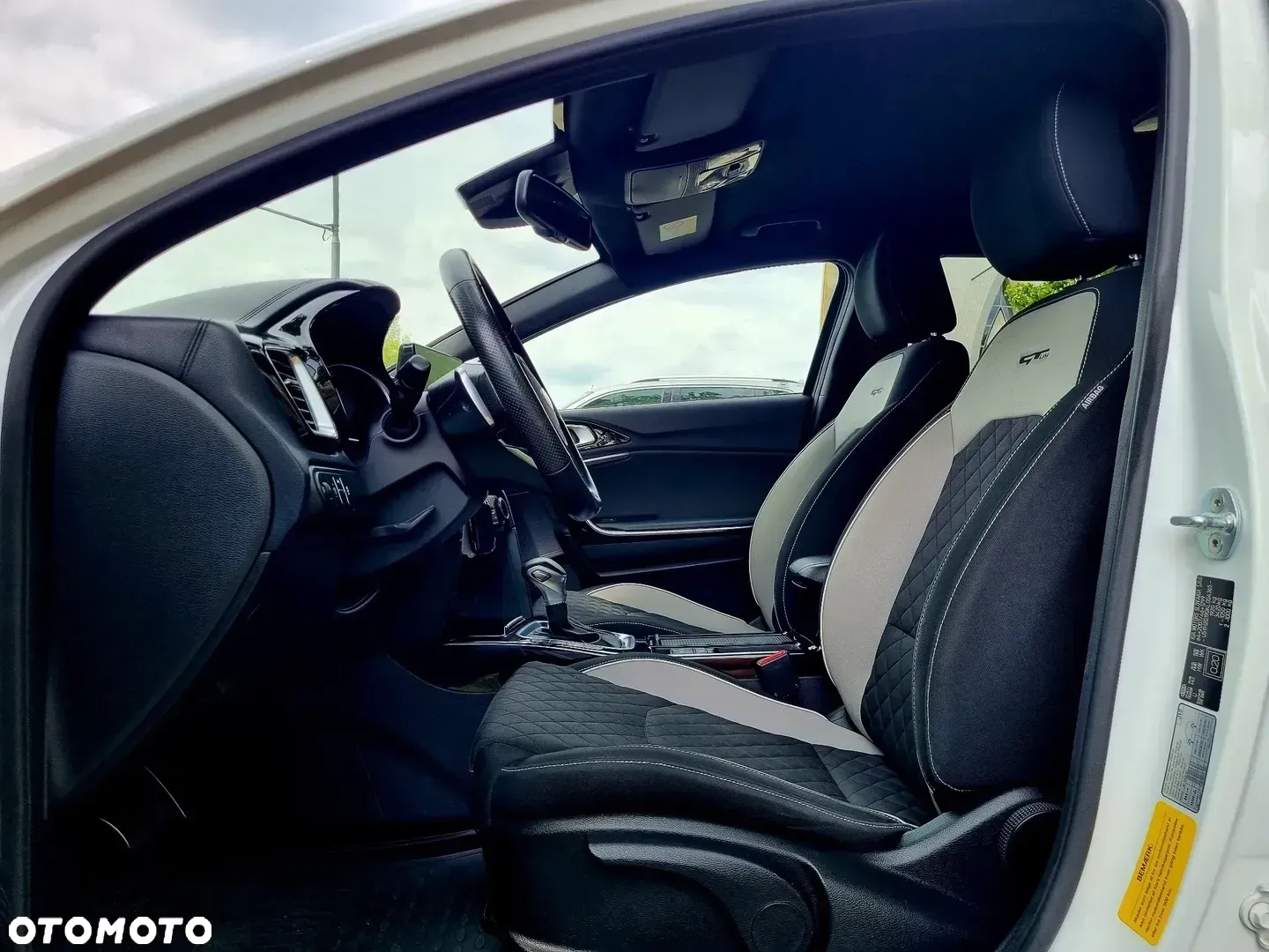 Kia ProCeed 1.6 CRDi DCT7 SCR GT LINE - 10