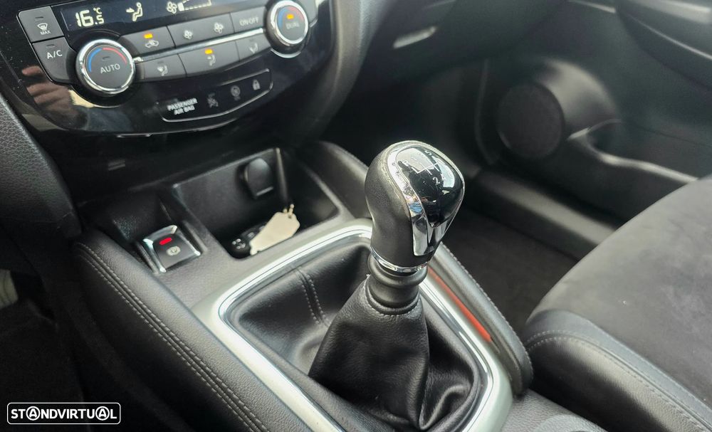 Nissan Qashqai 1.2 DIG-T N-Vision - 19