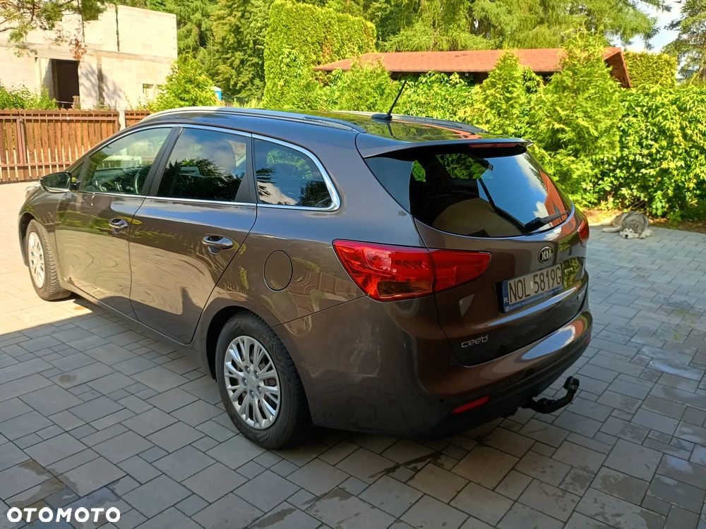 Kia Ceed - 8