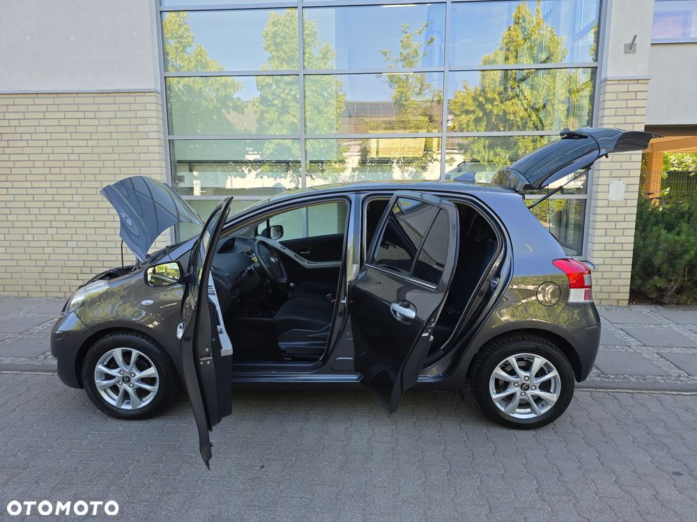 Toyota Yaris - 10