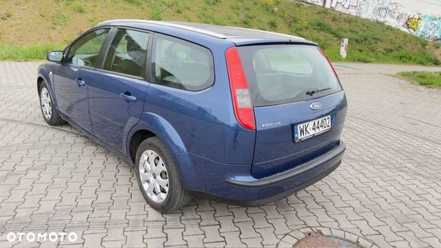 Ford Focus 1.6 16V Ambiente - 3