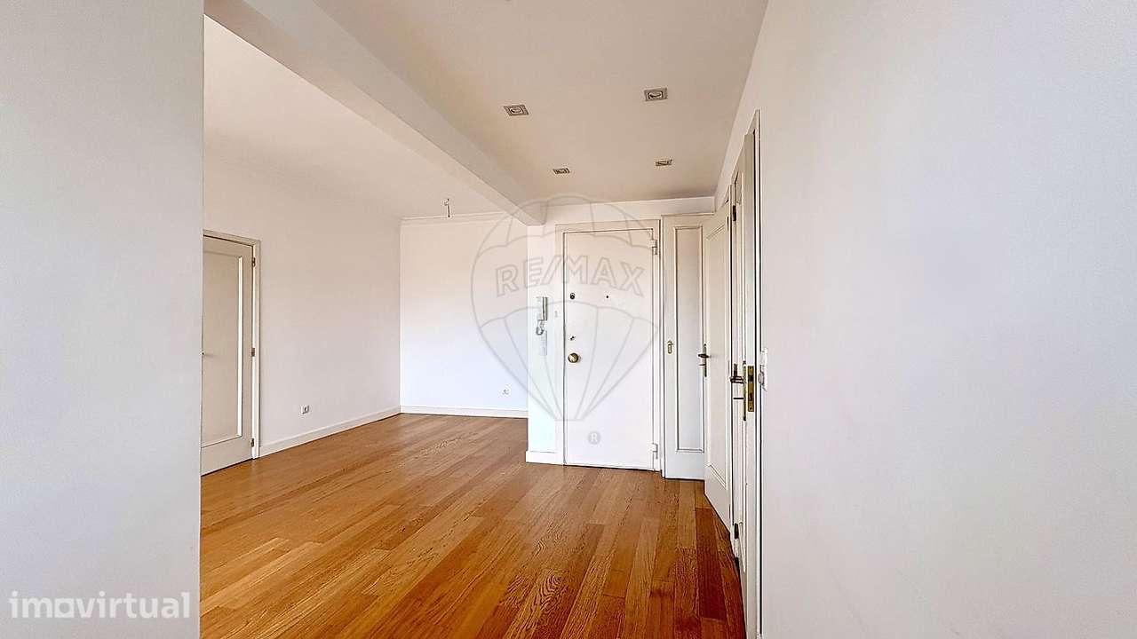 Apartamento T1 para arrendamento - Grande imagem: 2/27
