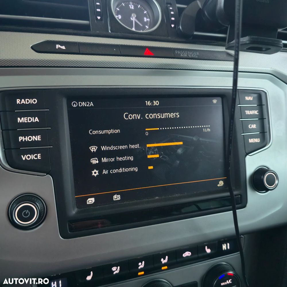 Volkswagen Passat 2.0 TDI DSG Comfortline - 9