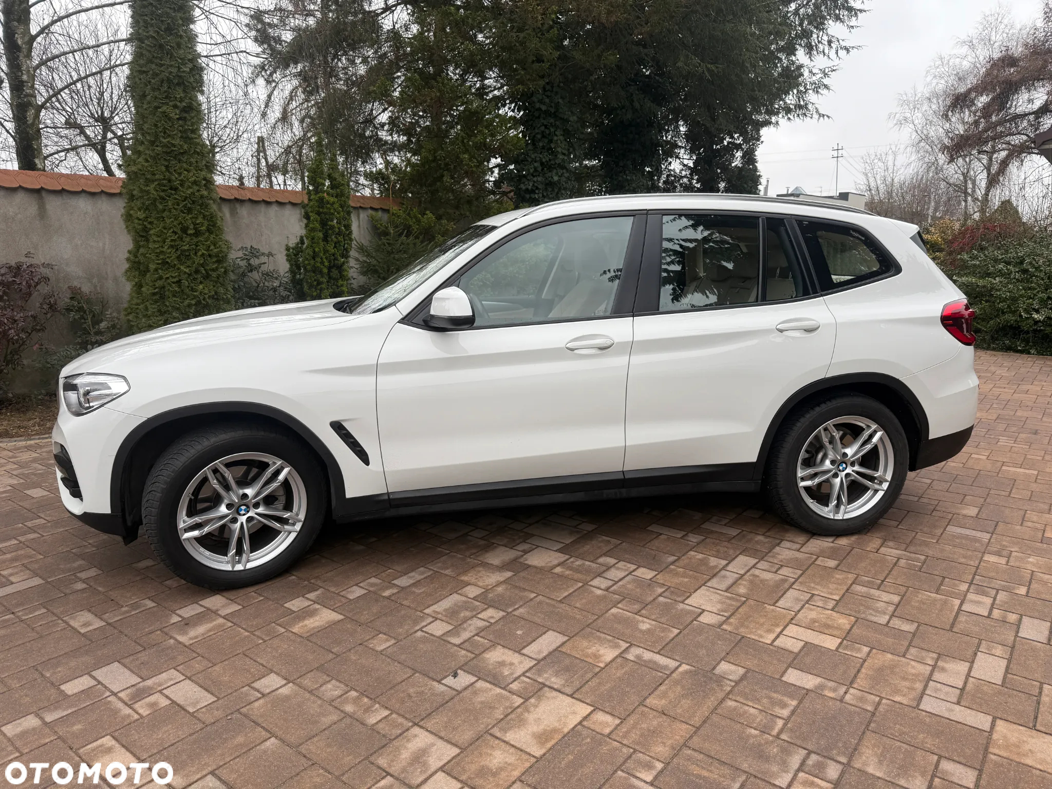 BMW X3 xDrive20i Advantage - 4