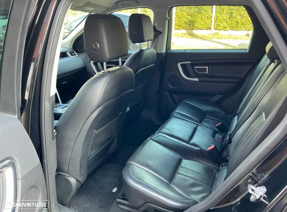 Land Rover Discovery Sport 2.0 TD4 SE Auto - 31