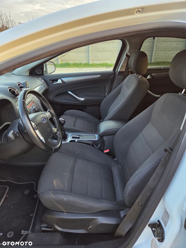 Ford Mondeo 1.6 Silver X - 9