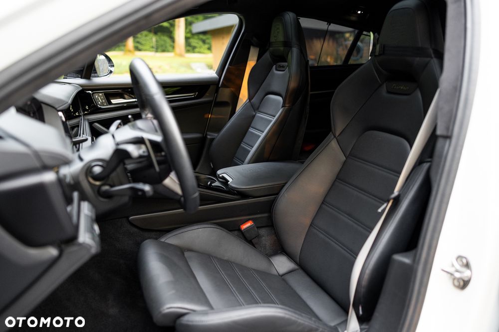 Porsche Panamera Turbo E-Hybrid PHEV - 32