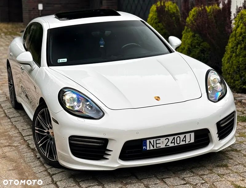 Porsche Panamera GTS PDK - 23