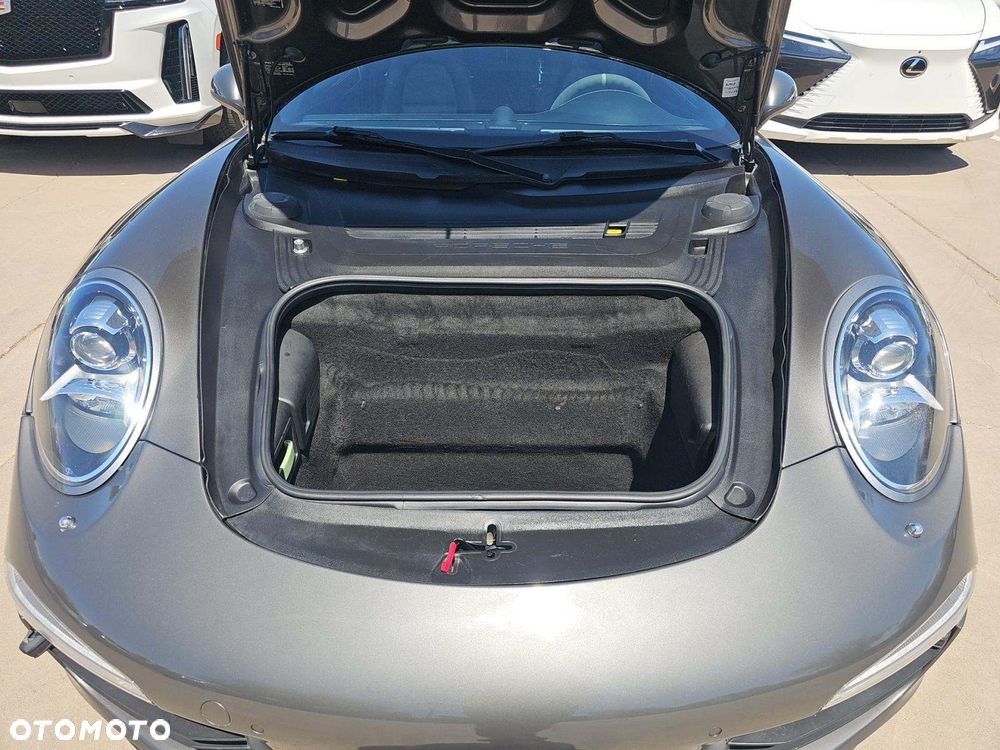 Porsche 911 Carrera 4S PDK - 12