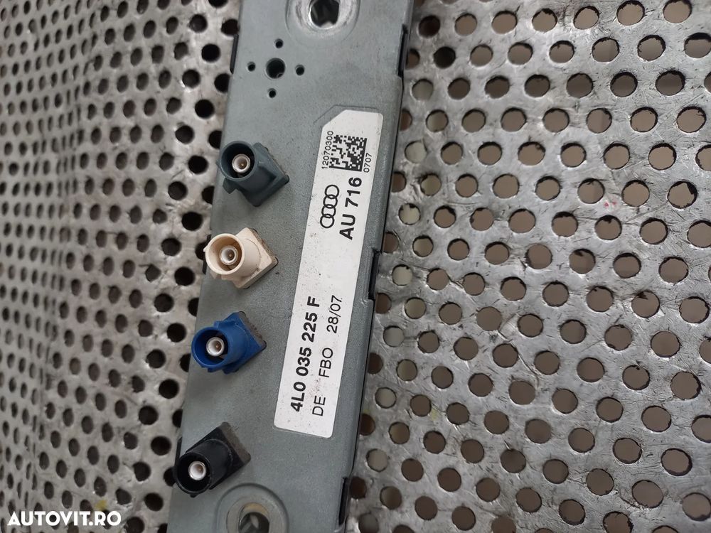 Amplificator Antena Audi Q7 4L Cod 4LF - Dezmembrari Arad - 2