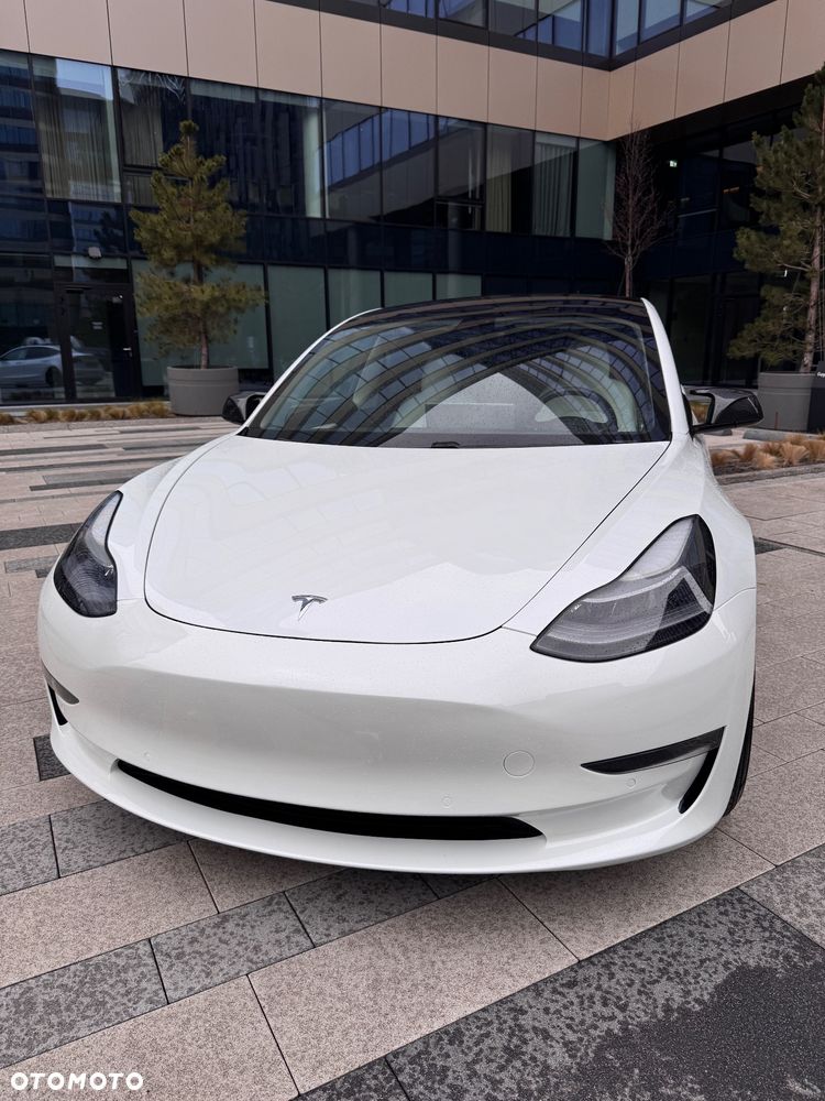 Tesla Model 3 - 1