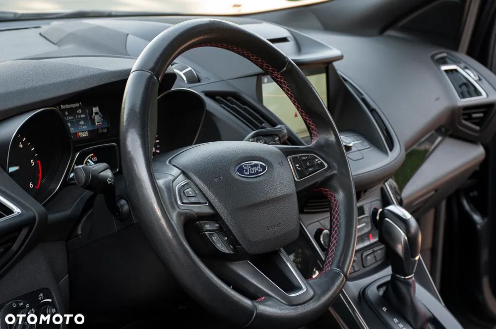 Ford Kuga 2.0 TDCi 4x4 ST-Line - 23