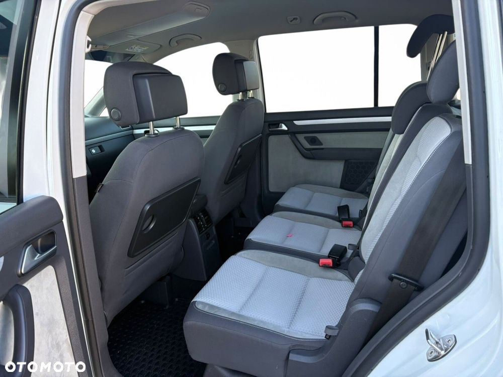 Volkswagen Touran 2.0 TDI DPF Cross DSG - 6