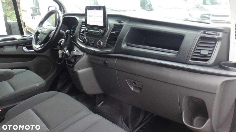 Ford TRANSIT CUSTOM - 9