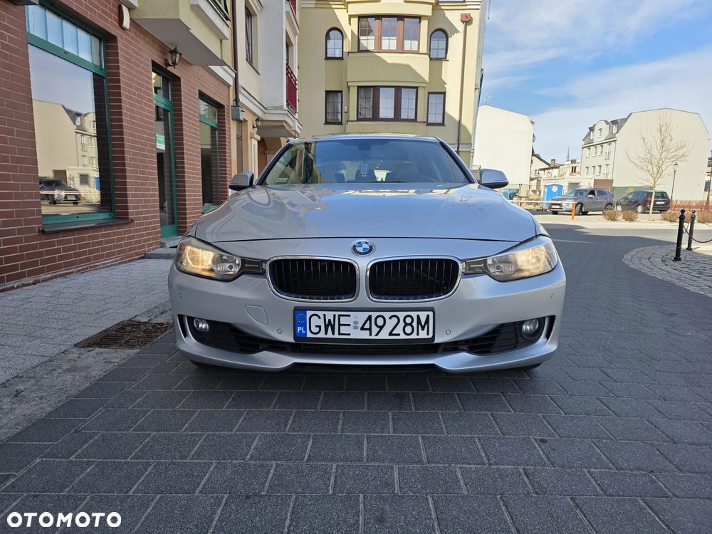 BMW Seria 3 328i xDrive - 3