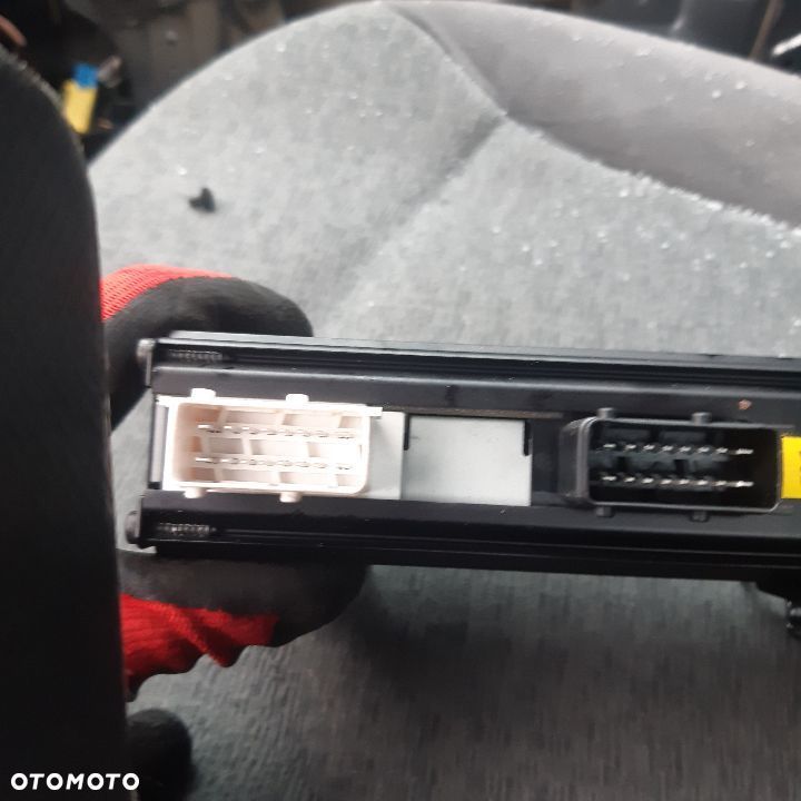 Peugeot Citroen wzmacniacz JBL 9653383680 - 2