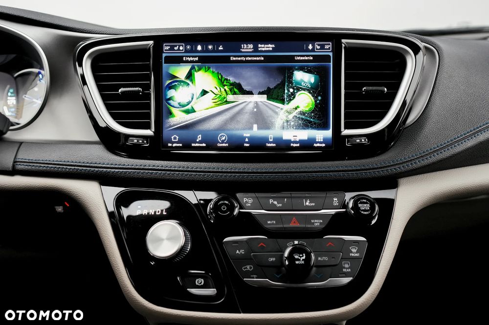 Chrysler Pacifica - 16