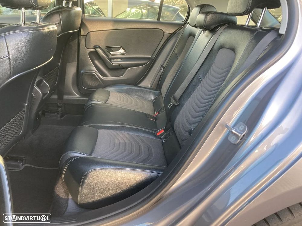 Mercedes-Benz A 200 Style Plus Aut. - 29