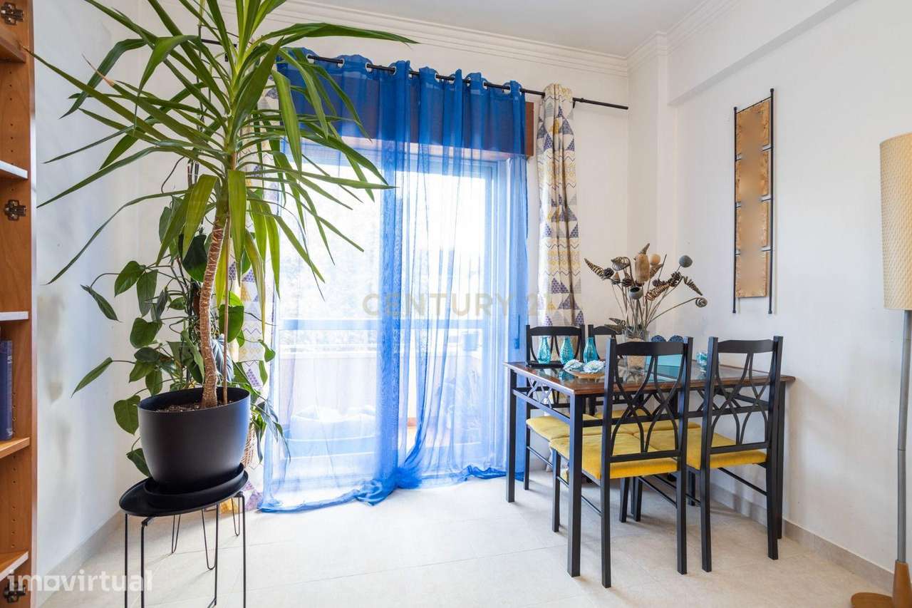 Apartamento T2, Amplo e Luminoso, no Forte da Casa - Grande imagem: 4/24