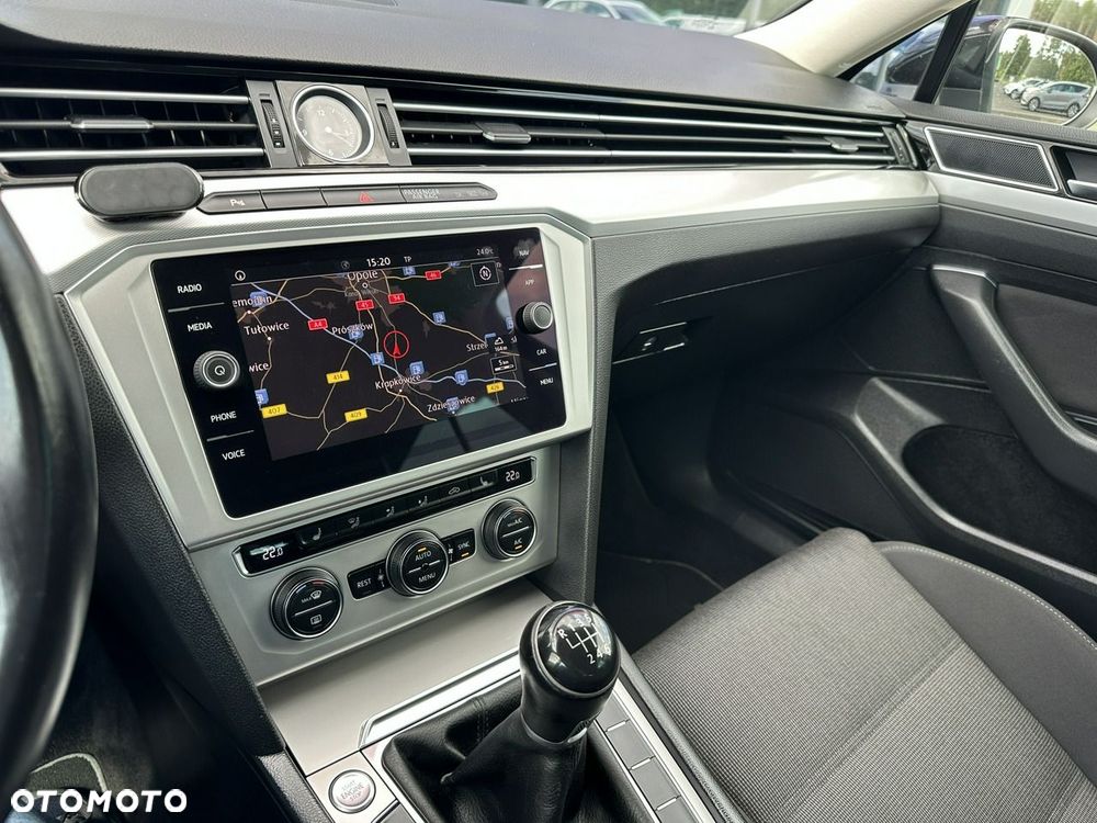 Volkswagen Passat Variant 2.0 TDI BMT Comfortline - 23