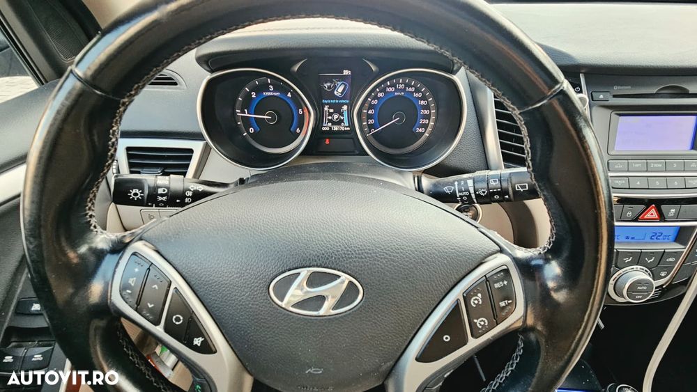 Hyundai i30 1.6 CRDI Automatik Style - 12