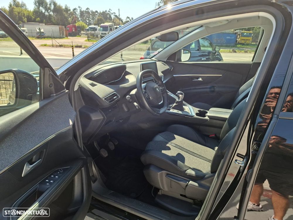 Peugeot 3008 PureTech 130 Stop & Start GPF Allure - 39