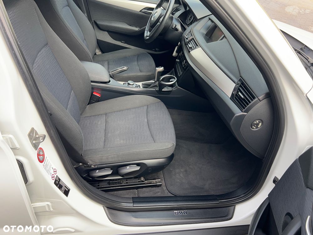 BMW X1 sDrive16d Sport Line - 26