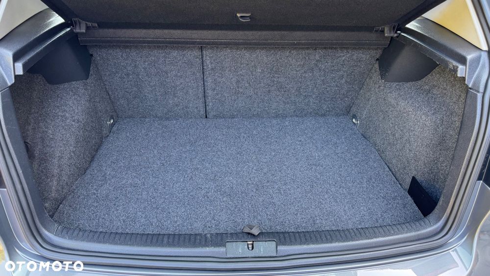 Volkswagen Golf 1.6 Comfortline - 33