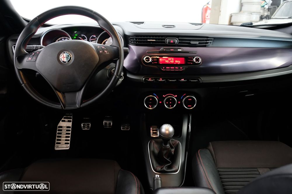 Alfa Romeo Giulietta 1.8 TBi 16V Quadrifoglio Verde - 9