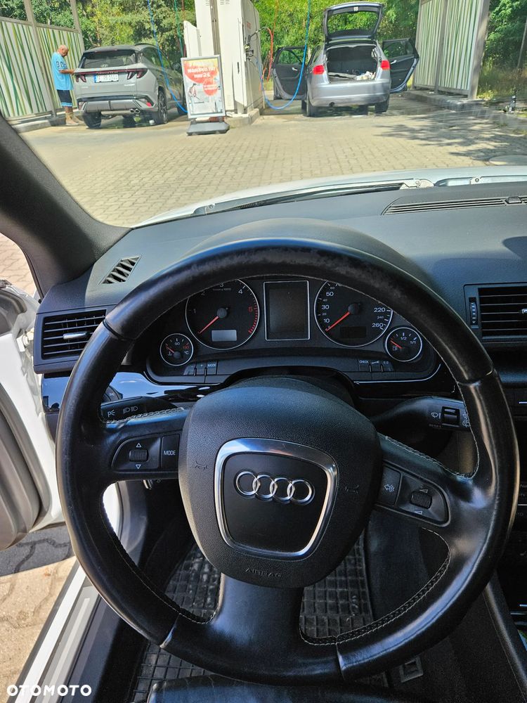 Audi A4 Avant 2.0 TDI DPF Quattro - 26