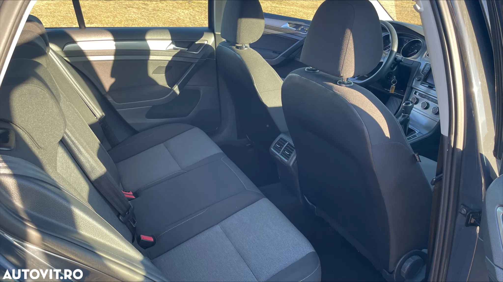 Volkswagen Golf - 8