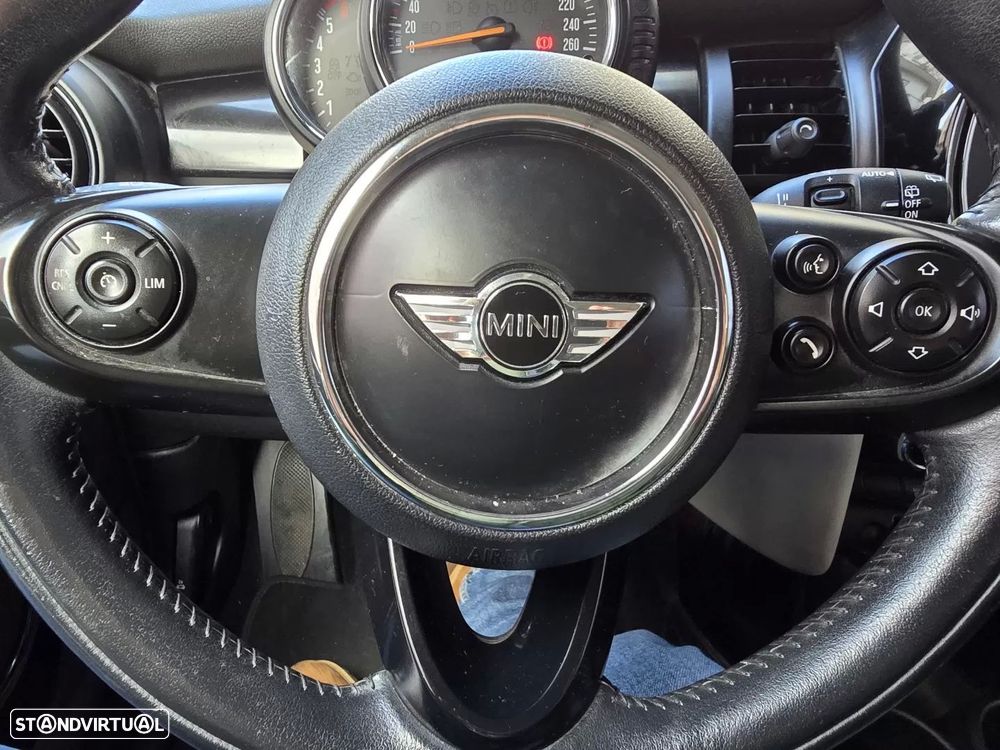 MINI 3 Portas Cooper D - 16