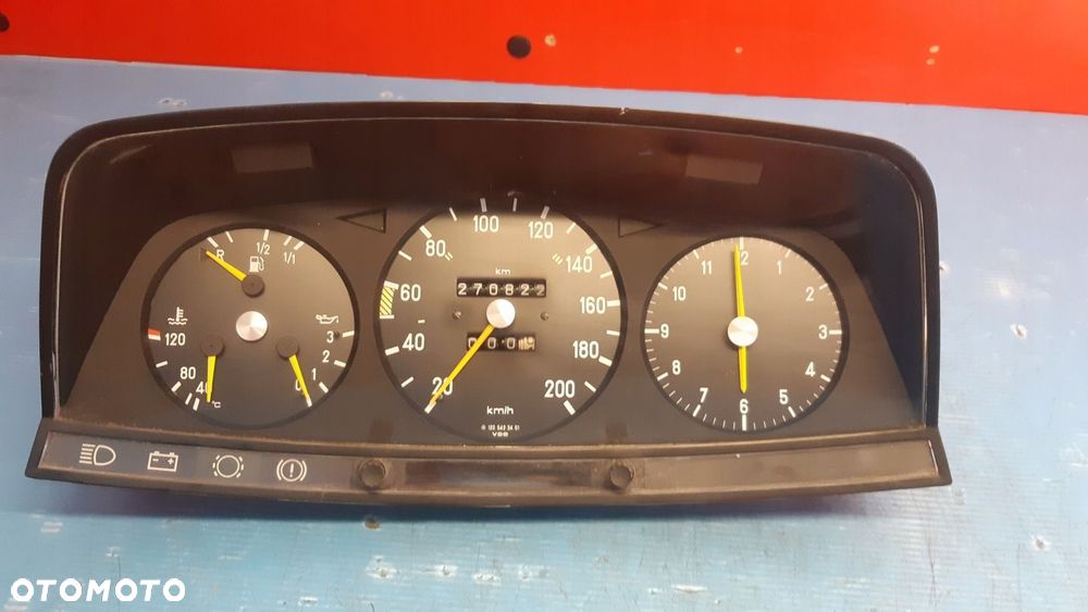 Mercedes W123 2.5B Licznik - 1