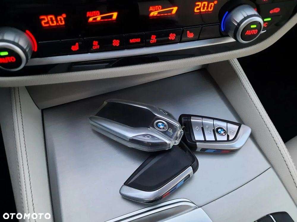 BMW Seria 5 520d Touring - 38