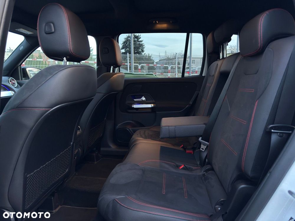 Mercedes-Benz GLB - 25