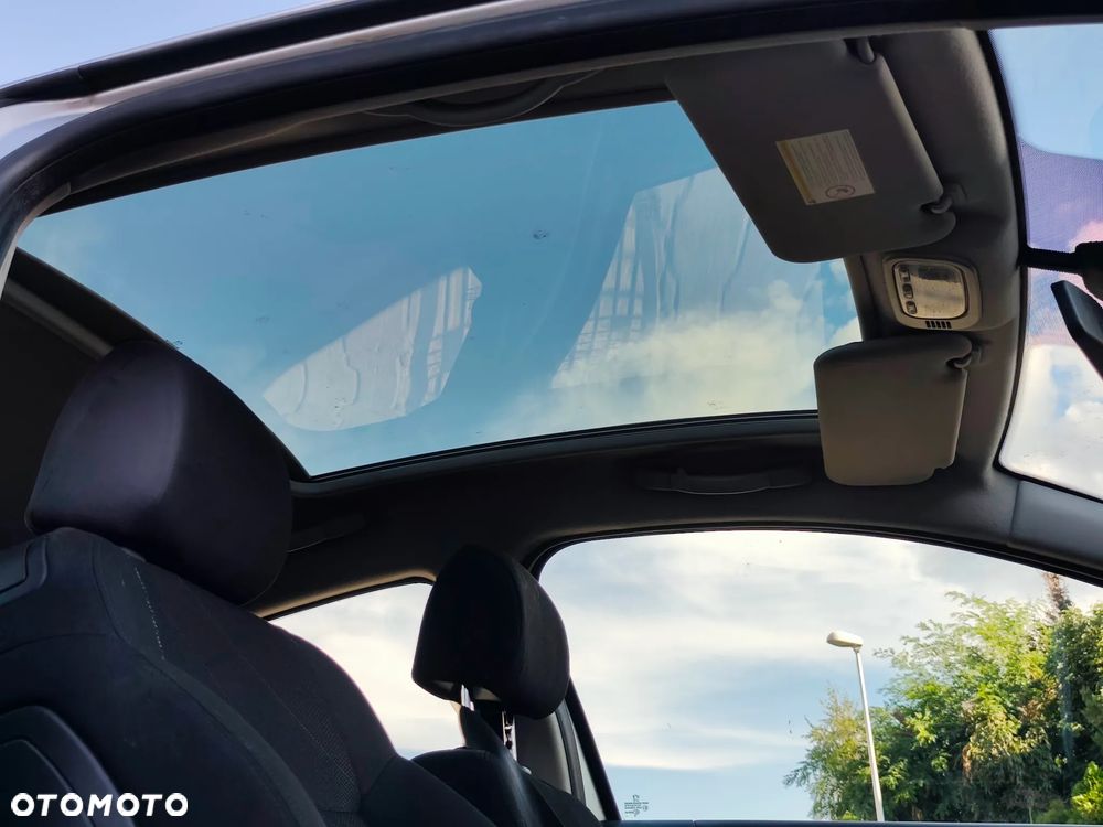 Peugeot 207 90 HDi FAP (Blue Lion) Sport - 5