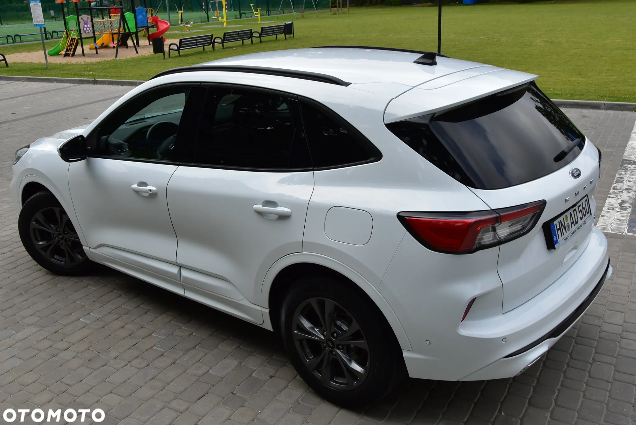 Ford Kuga 2.0 EcoBlue Hybrid ST-LINE X - 32