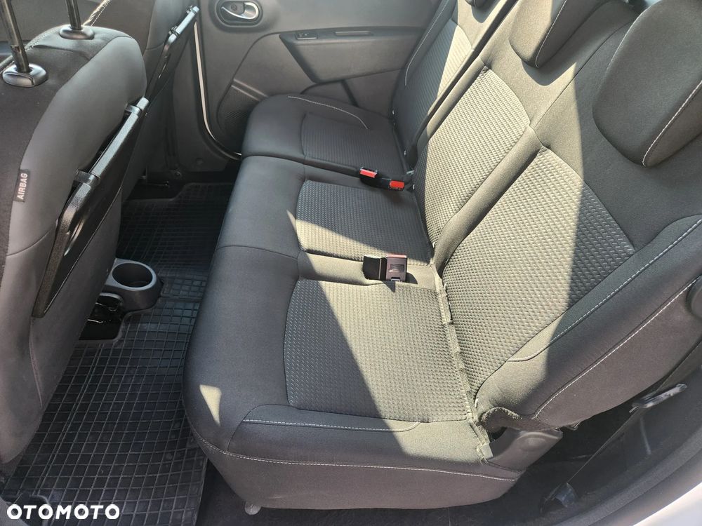 Dacia Lodgy SCe 100 Laureate - 16