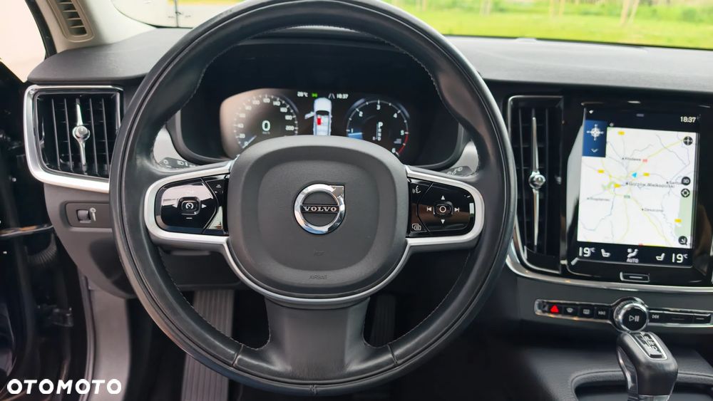 Volvo V90 D4 Geartronic Momentum Pro - 28