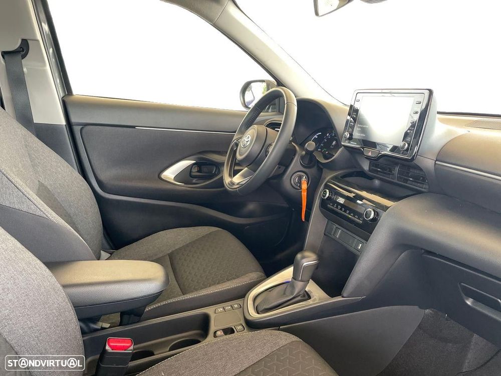 Toyota Yaris Cross 1.5 HDF Comfort Plus - 12