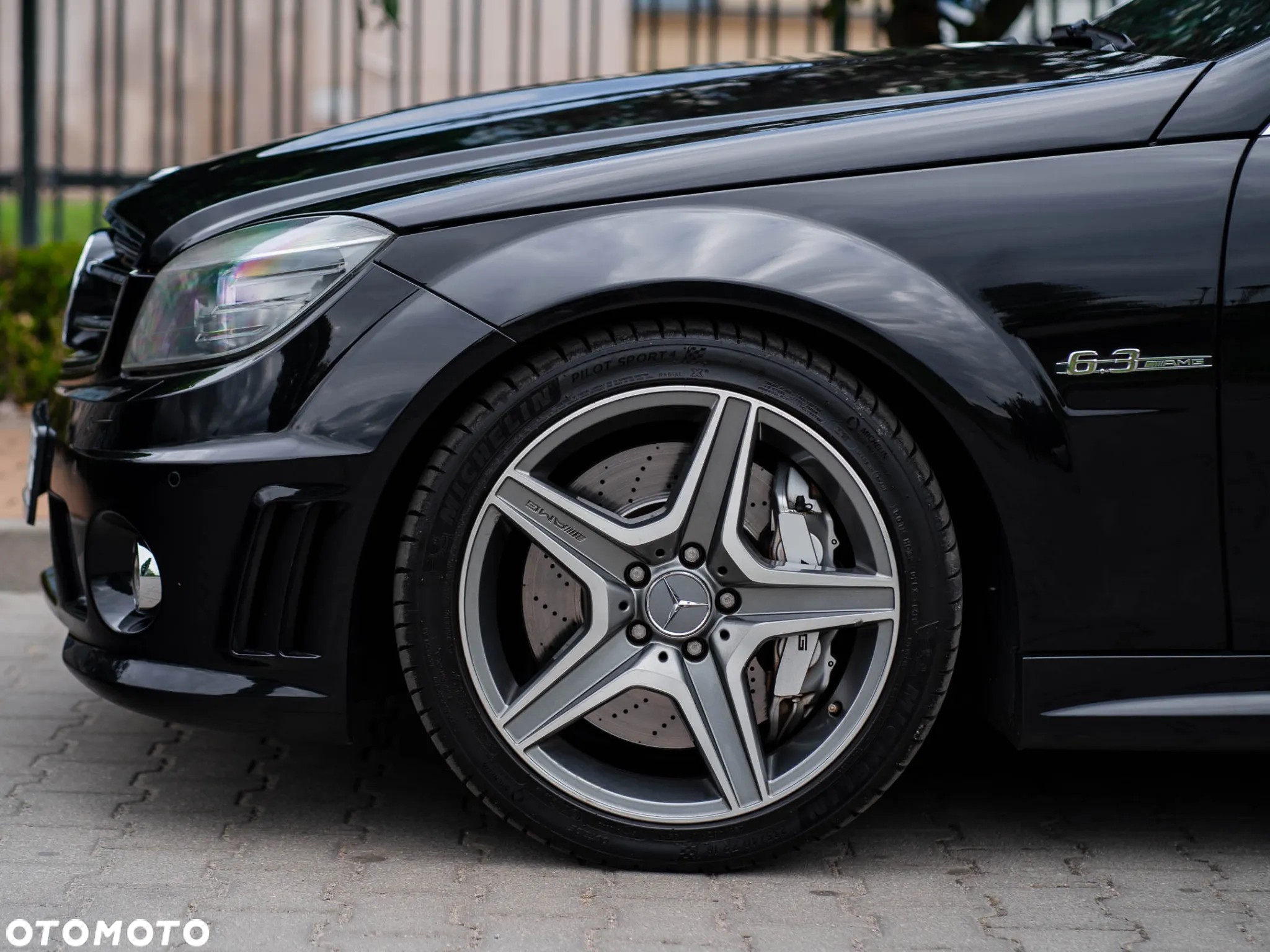 Mercedes-Benz Klasa C 63 AMG - 13