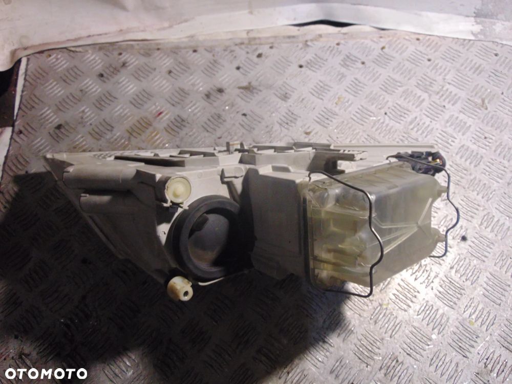 lampa lewy przód skoda octavia 2 Europa - 9