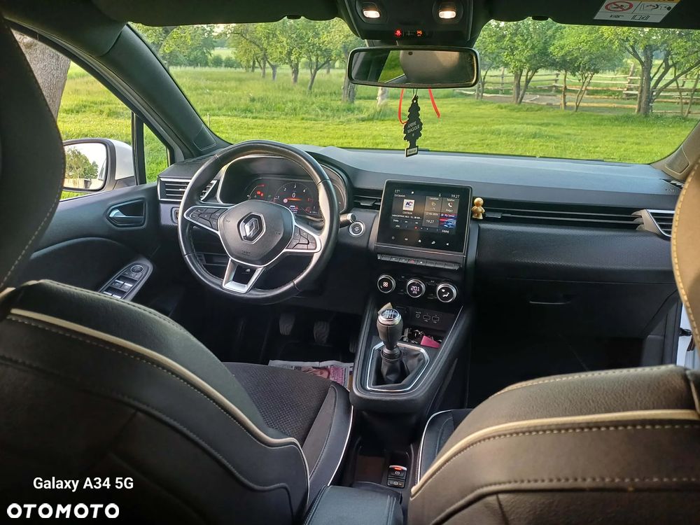Renault Clio - 11
